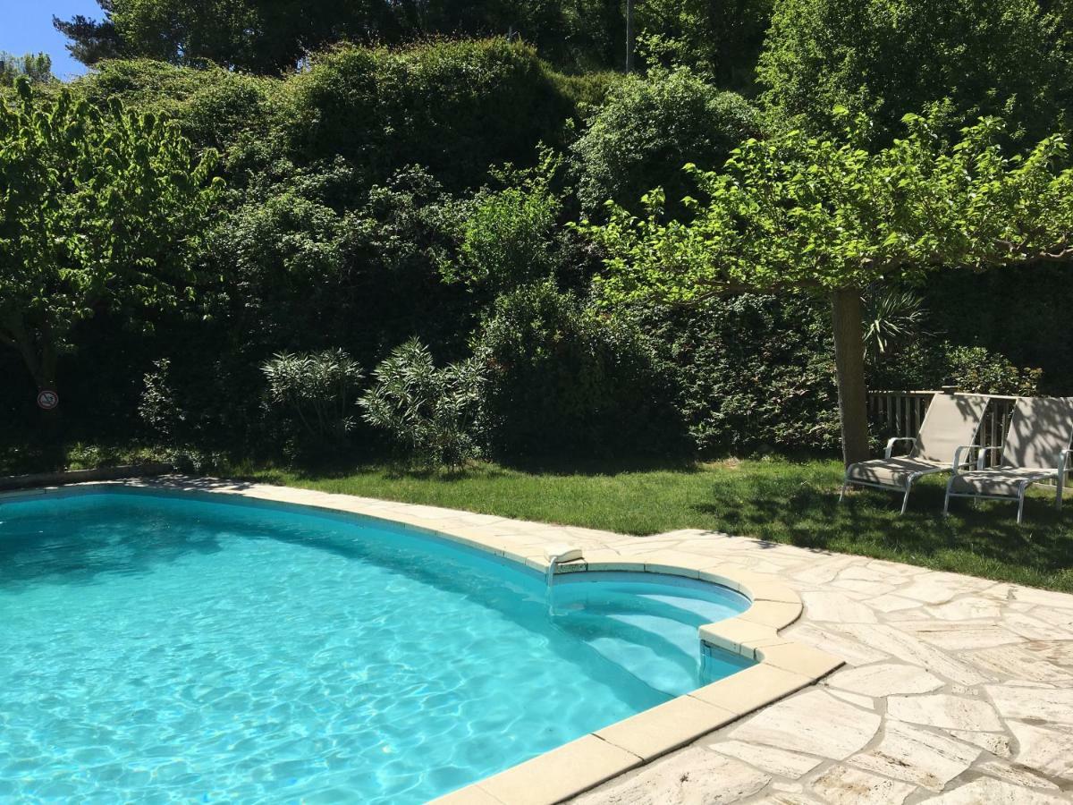 Gite Les Volets Bleus Venelles Exterior foto